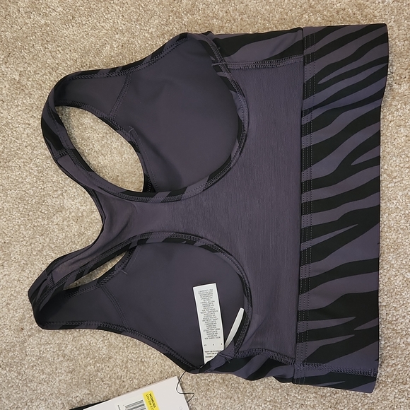 NWT Nike workout bra - Picture 2 of 6